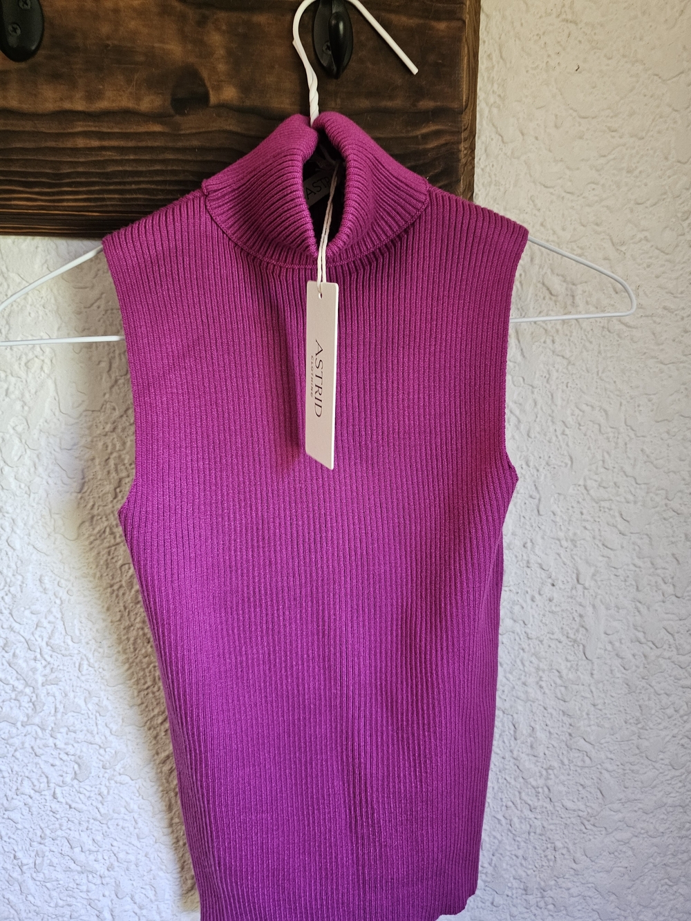 Astrid Sleeveless Ribbed Turtleneck Top - Fuchsia